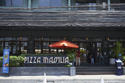 Pizza Massilia ร้านอาหารอิตาเลียน บรรยากาศที่เสมือน นั่งรับประทานอยู่ในร้านอาหารสุดหรูในยุโรป
